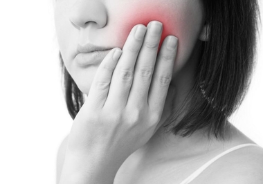 Emergências Dentárias: Como Lidar com Dor de Dente, Abscessos e Fraturas Dentárias